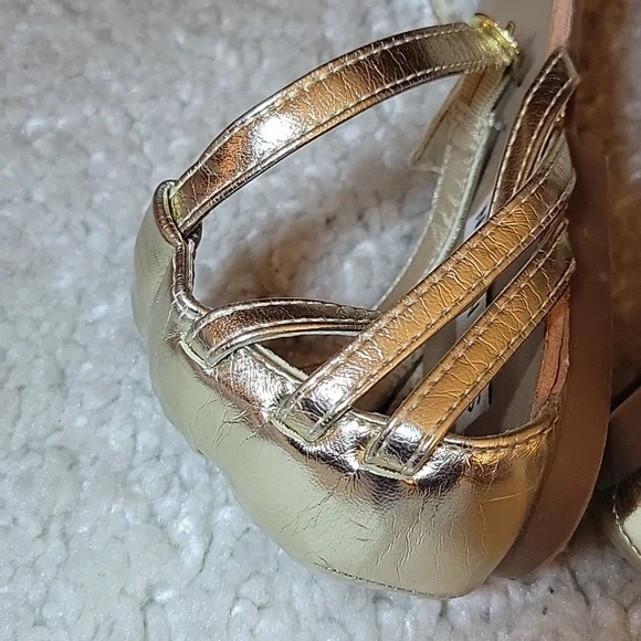 STEVE MADDEN TANE Gold Flats/sandals Size 9.5 - Picture 8 of 17